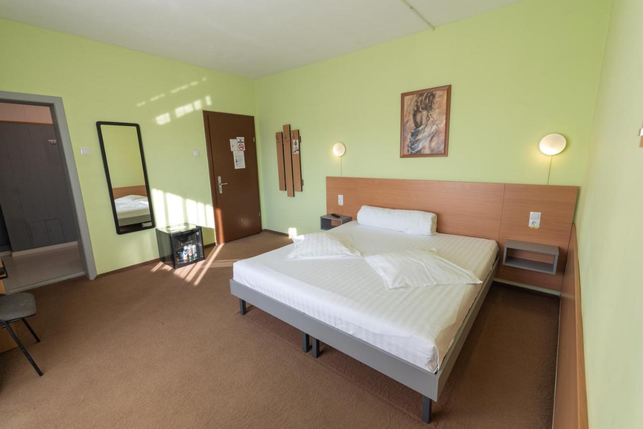 Hôtel Vila Rosa 2 à Cluj-Napoca Extérieur photo