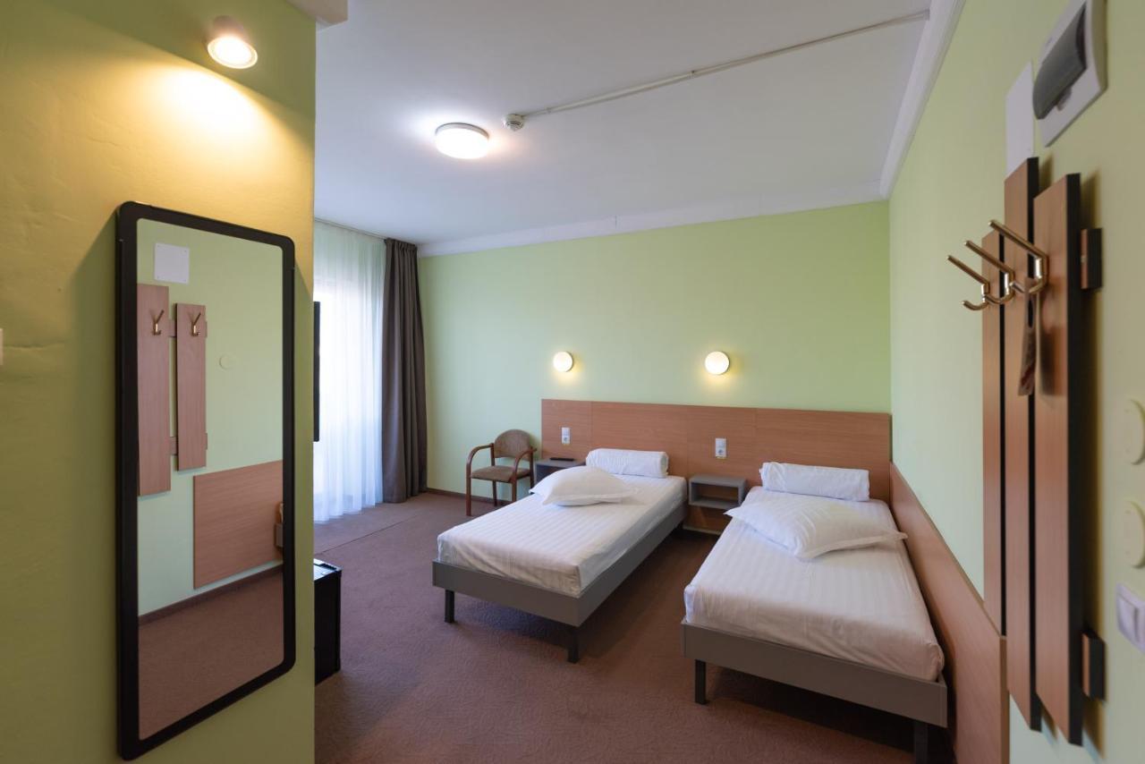 Hôtel Vila Rosa 2 à Cluj-Napoca Extérieur photo