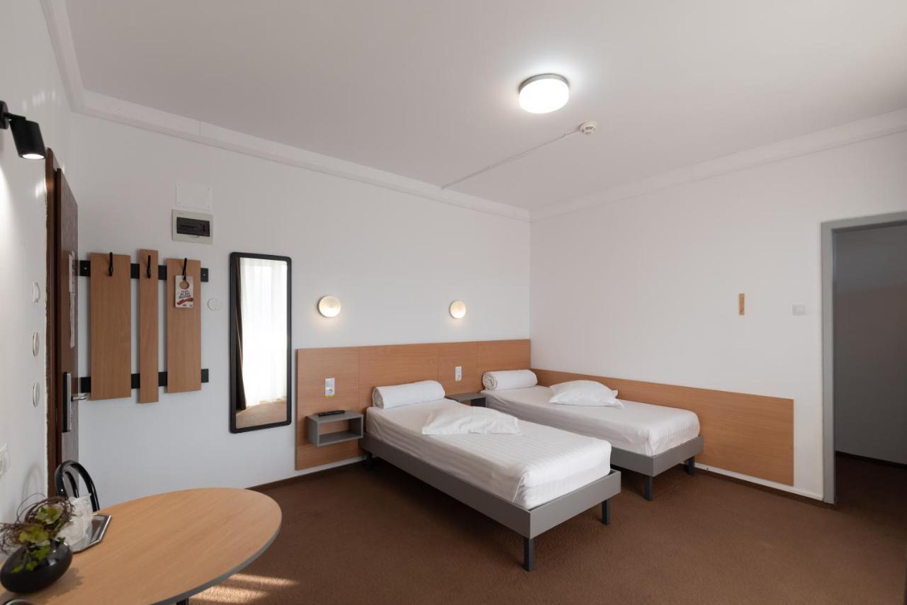 Hôtel Vila Rosa 2 à Cluj-Napoca Extérieur photo